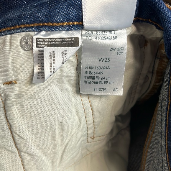 Levi’s 501 Distressed Shorts NWT - Picture 9 of 10